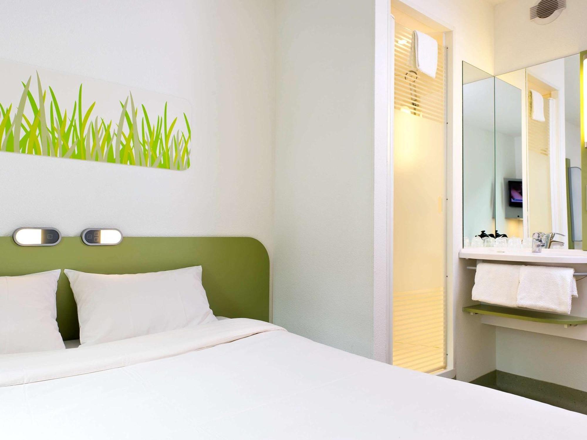 Ibis Budget Valenciennes Petite-Foret Ngoại thất bức ảnh