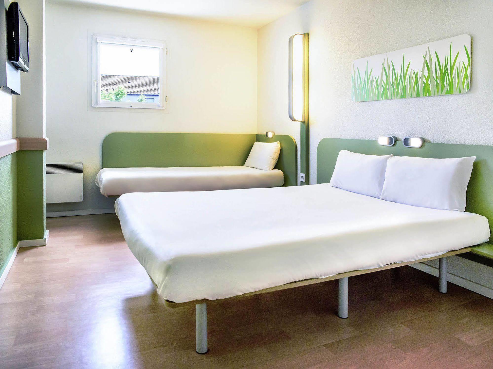 Ibis Budget Valenciennes Petite-Foret Ngoại thất bức ảnh