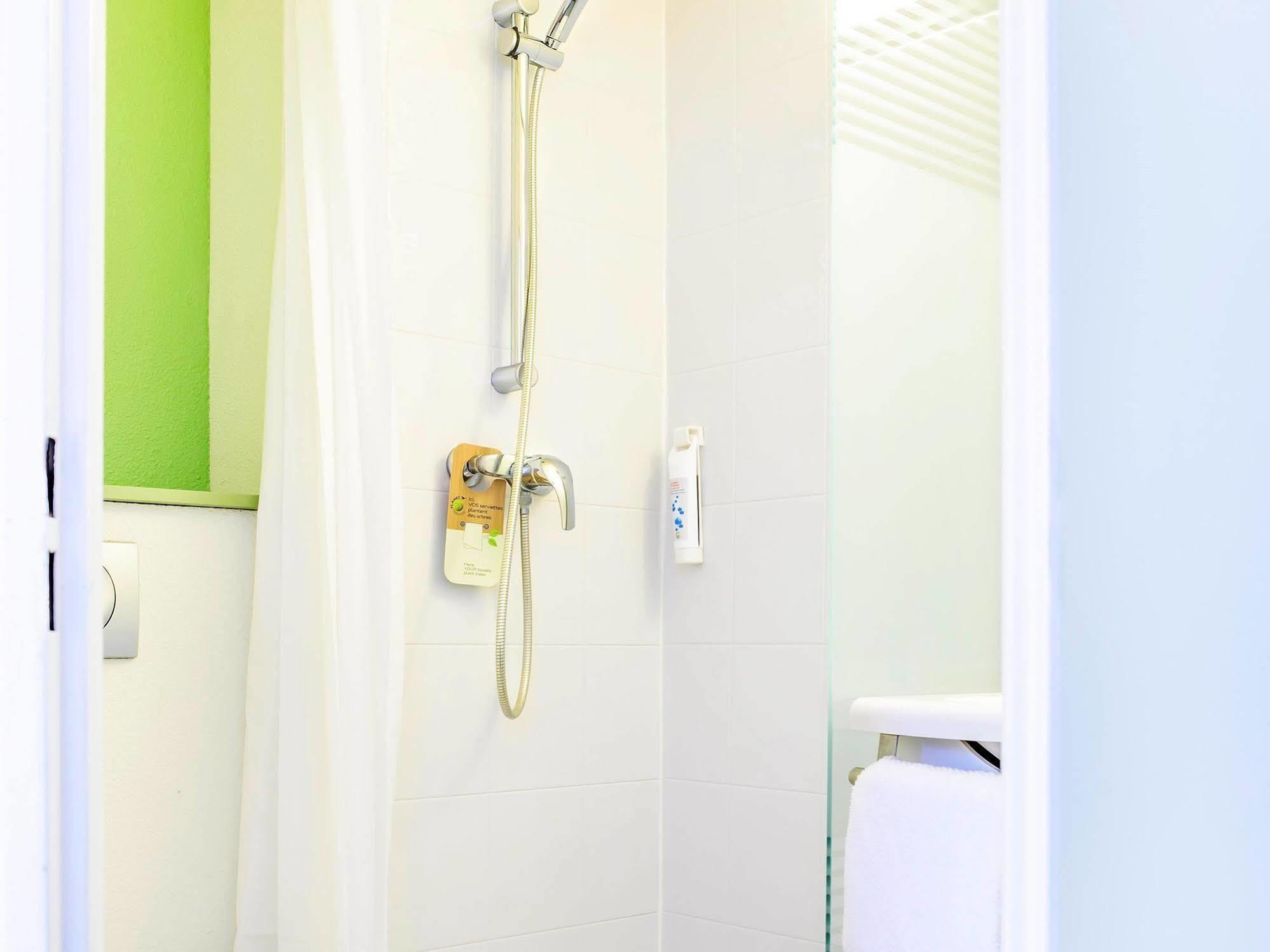 Ibis Budget Valenciennes Petite-Foret Ngoại thất bức ảnh