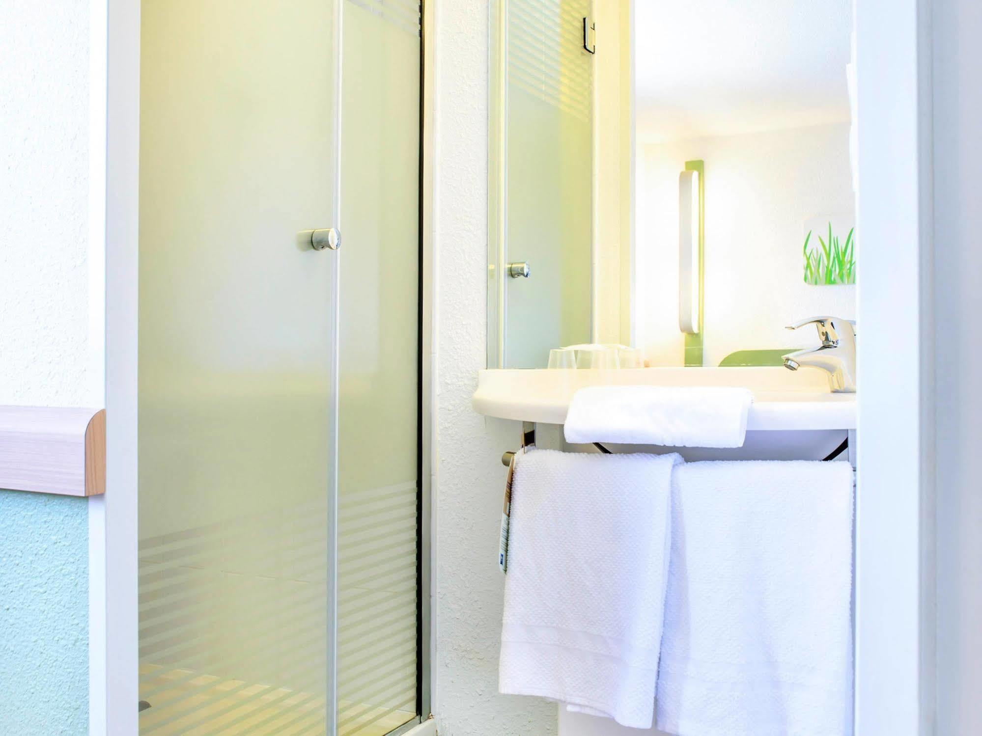 Ibis Budget Valenciennes Petite-Foret Ngoại thất bức ảnh